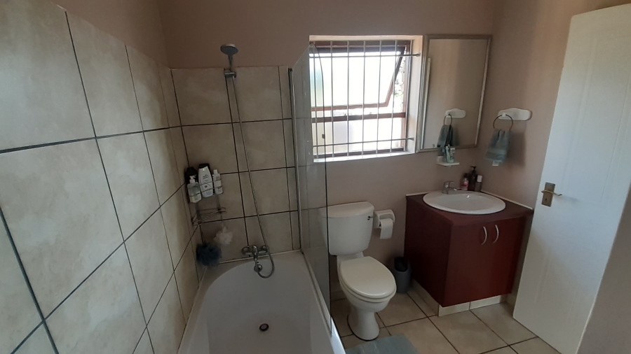 To Let 3 Bedroom Property for Rent in Summerstrand Eastern Cape